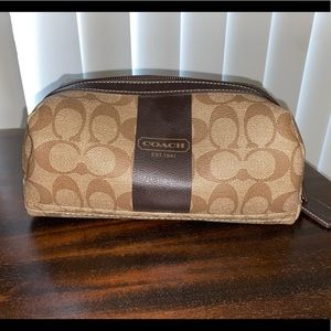 Coach Men’s/Unisex Travel Kitbag w/ Signature Canvas.